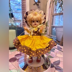 Beautiful Vintage Early Ginny-Like Doll Unmarked